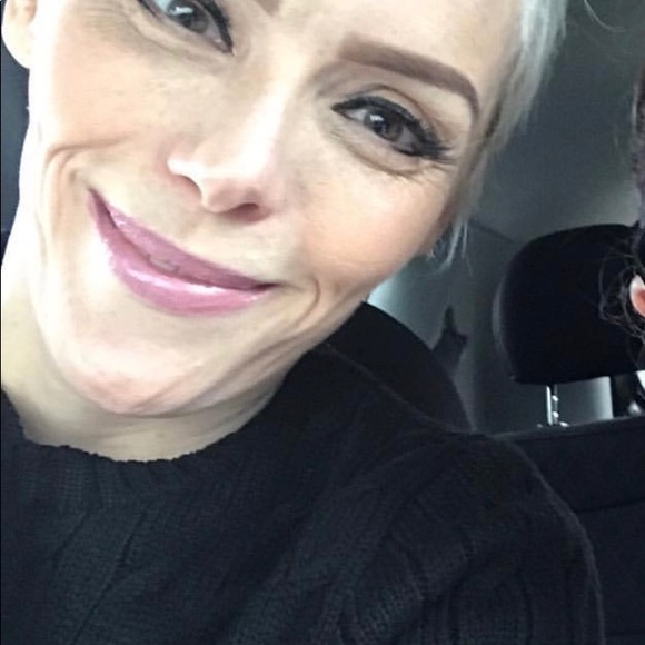 Meet your Posher, Shannon - Picture 2 of 2